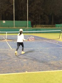 本日のテニスは雨の中…